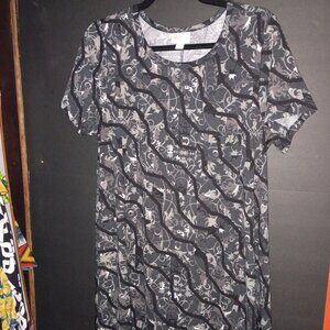 NWOT Vintage Lularoe Medium Carly Black and Gray Floral Chevron Stripes high low